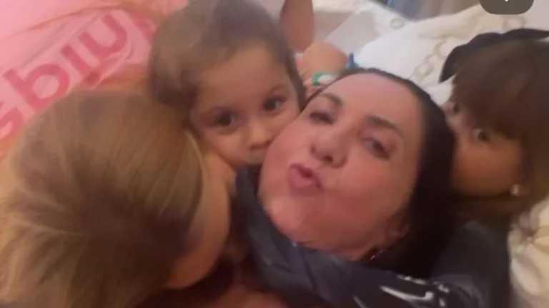 Mãe de Virginia recebe visita dos netos no hospital após acidente