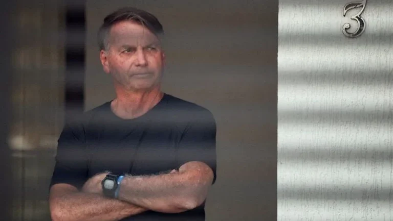 Moraes pede que Papudinha detalhe rotina de Bolsonaro na prisão