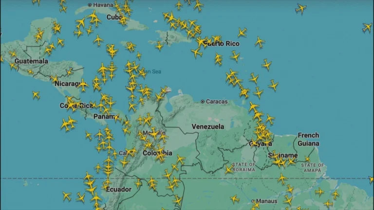 Espaço aéreo da Venezuela aparecia vazio durante ataques dos EUA
