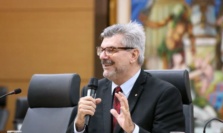 Ministro do STJ acusado de assédio deve ser afastado do cargo