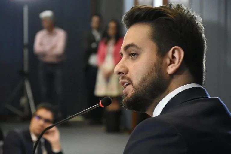 Moraes cobra explicações do PR sobre transferência de Filipe Martins