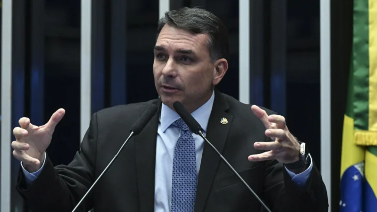 Entorno de Flávio prega moderação no caso Toffoli