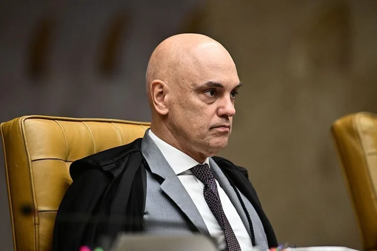 Moraes dá 15 dias para governo Castro enviar imagens de megaoperação no Rio