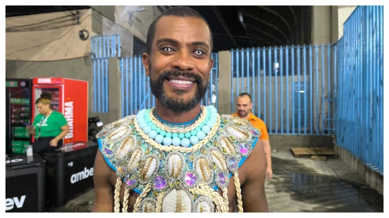 Samuel de Assis celebra enredo da Beija-Flor sobre sua fé