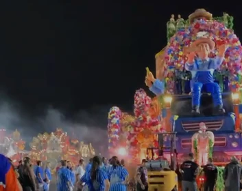 Carnaval SP: carro alegórico quebra na concentração do Desfile das Campeãs