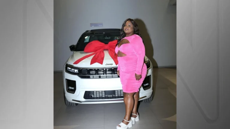 MC Carol sofre assalto e criminosos levam carro de R$220 mil da cantora