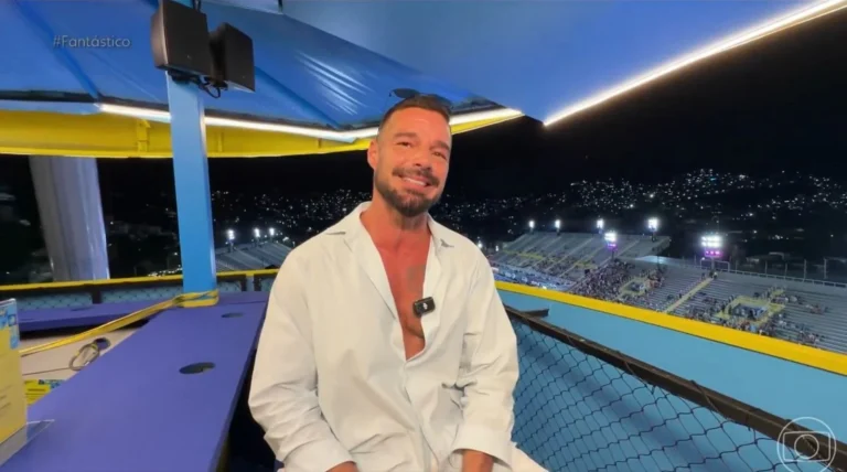 “Fui brasileiro em outra vida”, diz Ricky Martin no Carnaval do Rio
