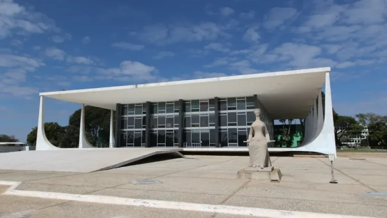 Quaest: 82% concordam que STF precisa ter código de ética pra ministros