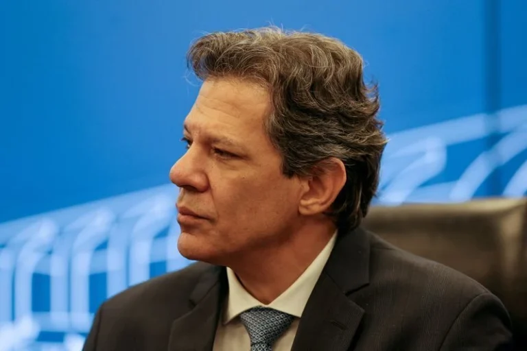 Banco Master chegou a atuar no Congresso, diz Haddad