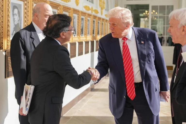 Trump elogia Petro e cita cooperação EUA-Colômbia no combate às drogas