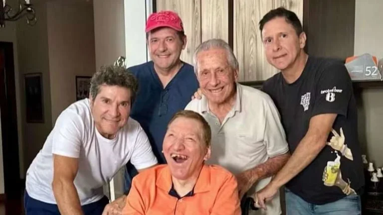 Cantor Daniel emociona fãs ao celebrar 64 anos do irmão, Gilmar, com paralisia cerebral