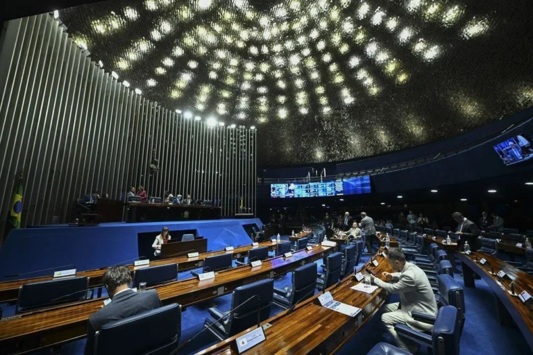 Juízes recorrem ao Senado para salvar aposentadoria compulsória