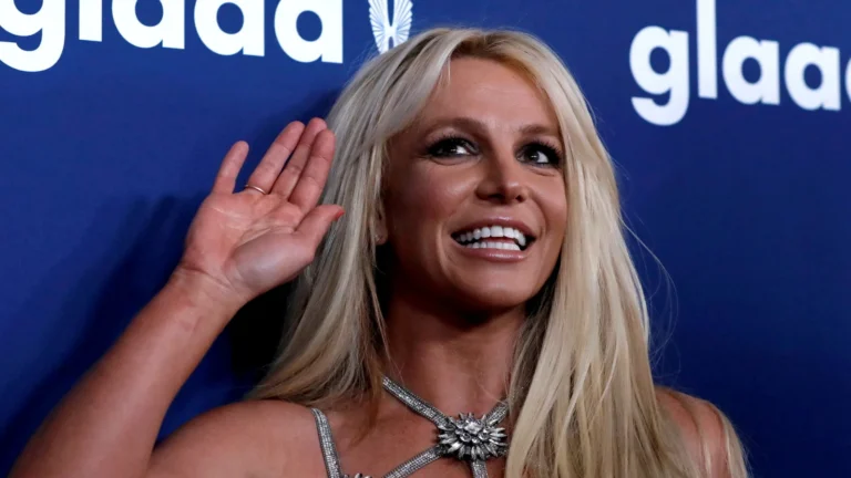 Britney Spears está aberta para tratamento após prisão, diz site