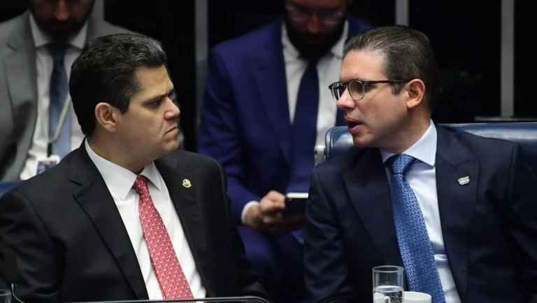 Hugo e Alcolumbre vão discutir penduricalhos conjuntamente