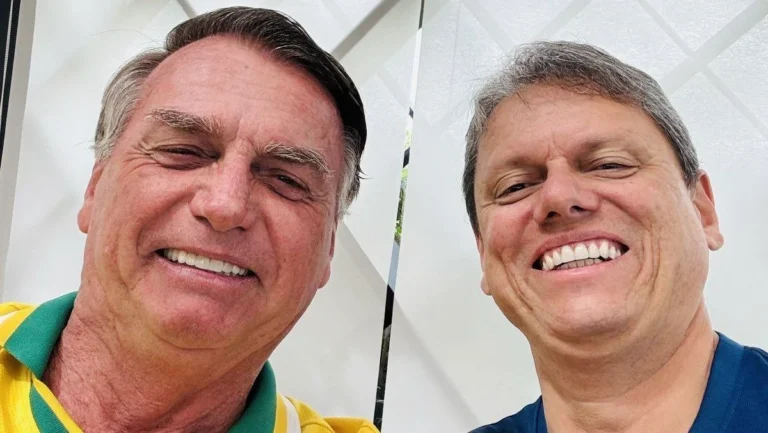 Tarcísio cita “justiça” ao defender prisão domiciliar para Bolsonaro