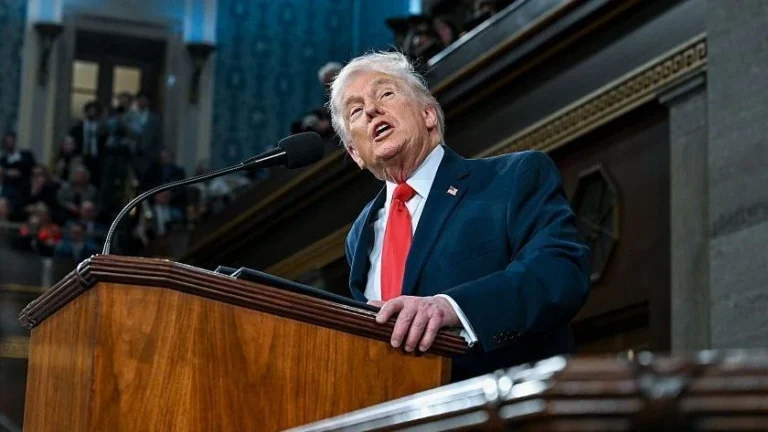 Trump diz à CNN que os EUA estão “dando uma surra” no Irã