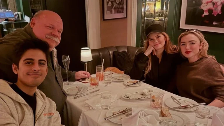 Elenco de “Jessie” se reúne 11 anos após o fim da série