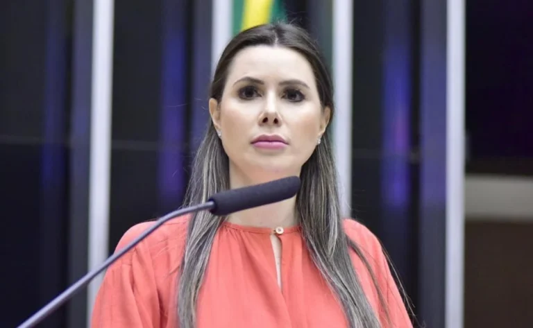 Carol de Toni sofre acidente doméstico e passa por cirurgia