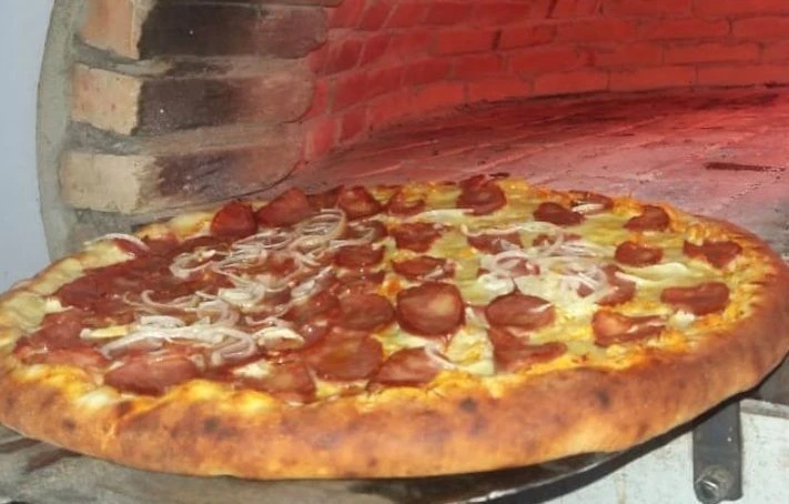 Mulher morre e mais de 100 são hospitalizados após comerem pizza em Pombal