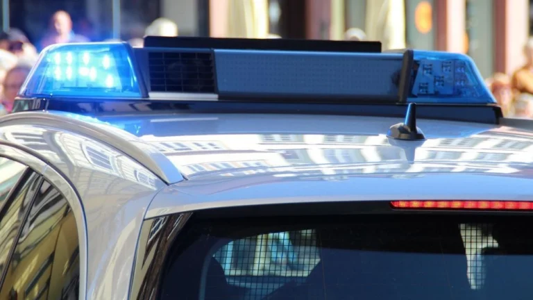 Mulher suspeita de matar marido por briga sobre roteador de Wi-Fi é presa