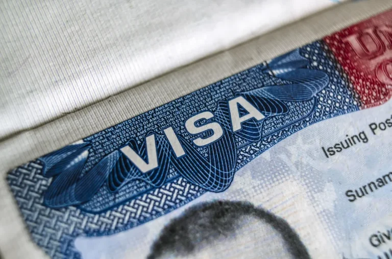 EUA vão exigir caução de US$ 15 mil para conceder vistos a 50 países