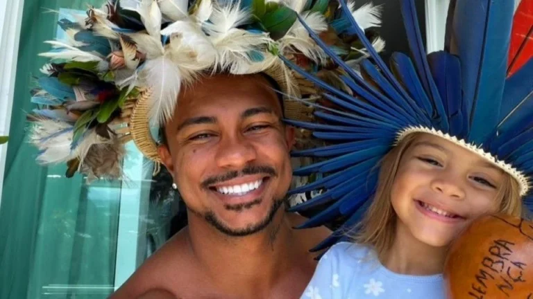 Xamã faz post raro ao lado da filha caçula: “Sou funcionário”