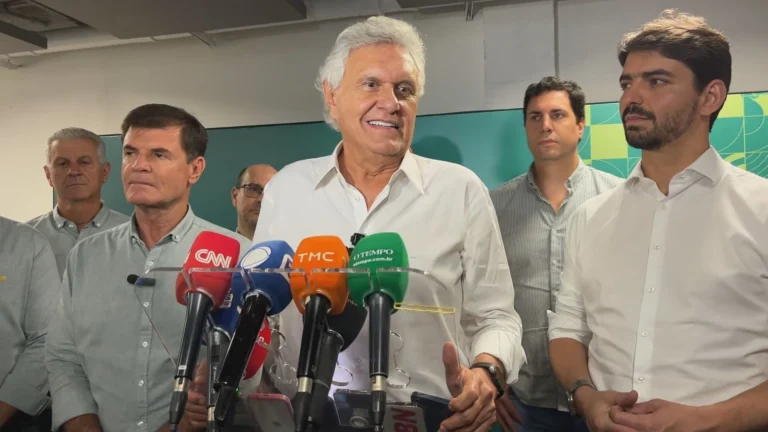 Caiado diz que Lula é quem “vende o Brasil” em acordo sobre terras raras