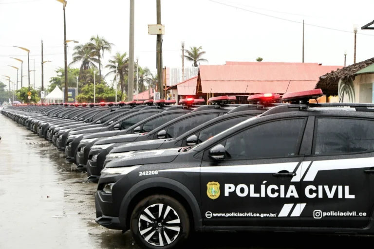 Mulher é presa por forjar sequestro para encobrir golpes em Fortaleza