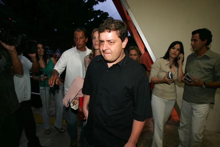 Mendonça pede à PGR parecer sobre tornozeleira de amiga de Lulinha