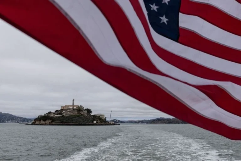 Trump busca US$152 milhões para reativar prisão de Alcatraz