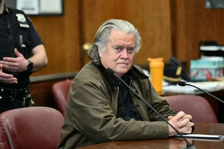 Suprema Corte dos EUA abre caminho para arquivar caso contra Steve Bannon