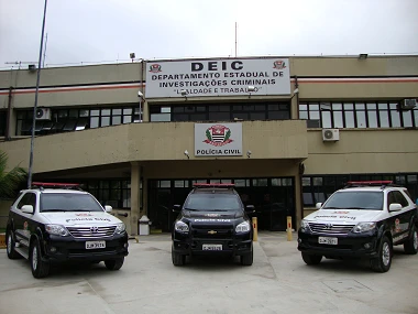Presos cavam buracos dentro de cela no Deic, em SP
