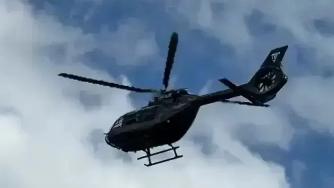 Neymar chega de helicóptero e por último em apresentação à Seleção
