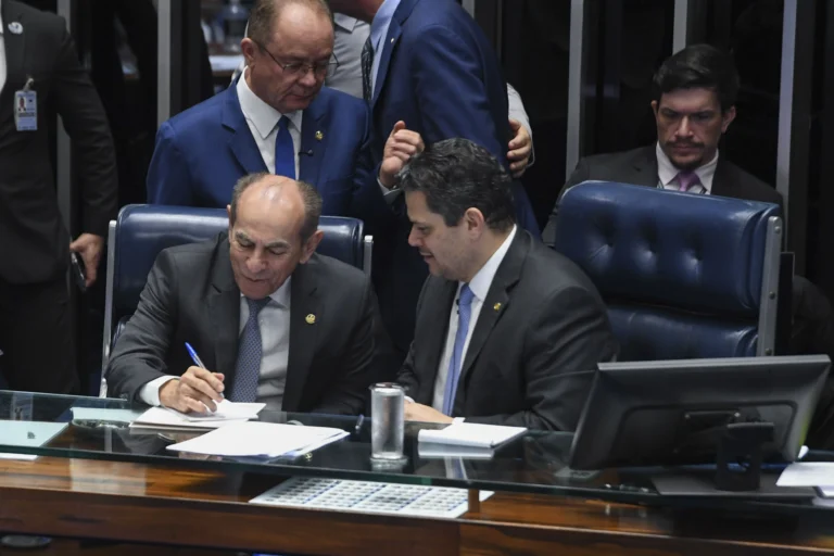 Minirreforma chega ao Senado e se somará a propostas eleitorais travadas