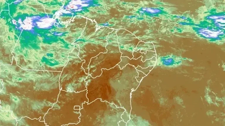 Chuva intensa mantém alerta para tempestades no litoral do Nordeste