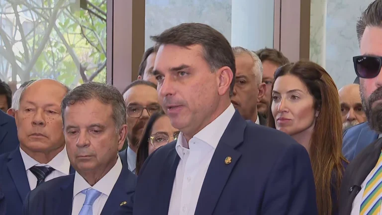 Flávio defende CPI do Master como “forma de separar bandido de inocente”