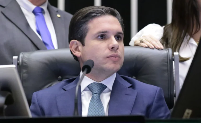 Hugo Motta diz que abertura de CPI do Master terá “tratamento regimental”