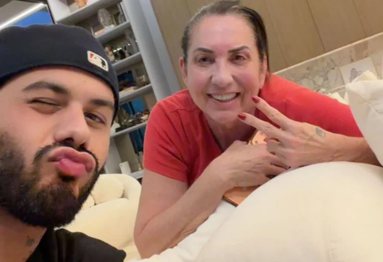 Zé Felipe posta foto com ex-sogra, mãe de Virginia Fonseca
