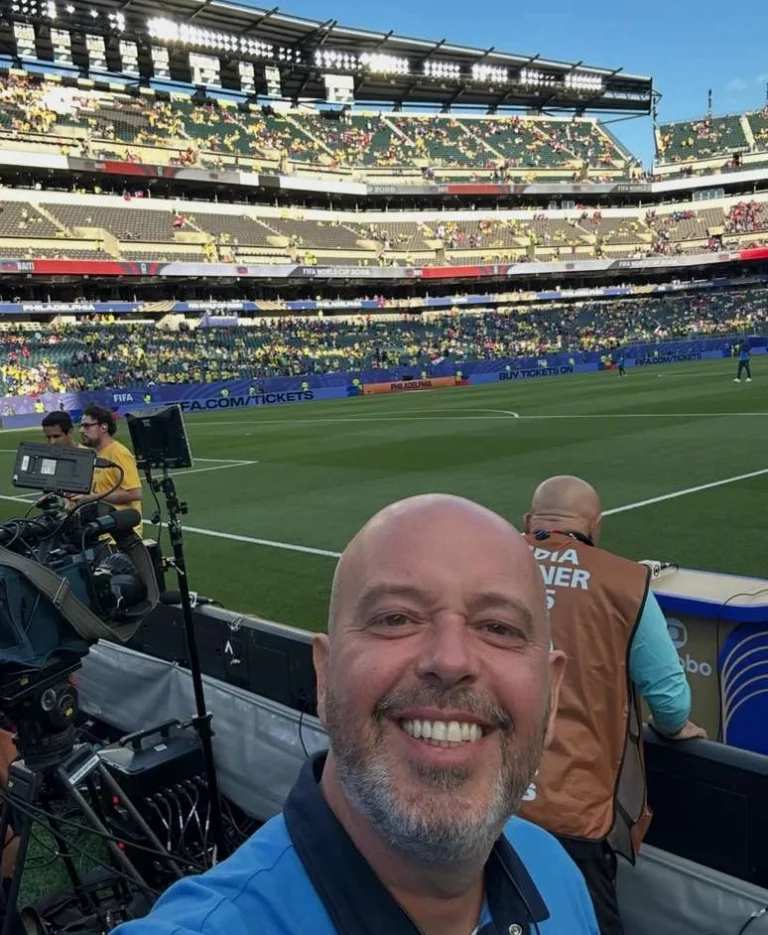 Jornalista da Globo passa mal ao vivo e é levado ao hospital durante da Copa do Mundo