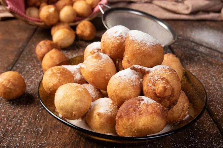 5 receitas de bolinho de chuva para as tardes frias