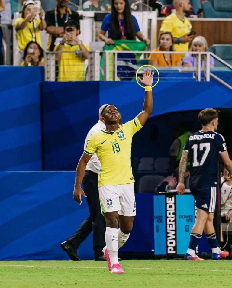 Endrick surpreende com gesto romântico ao trocar aliança por esparadrapo