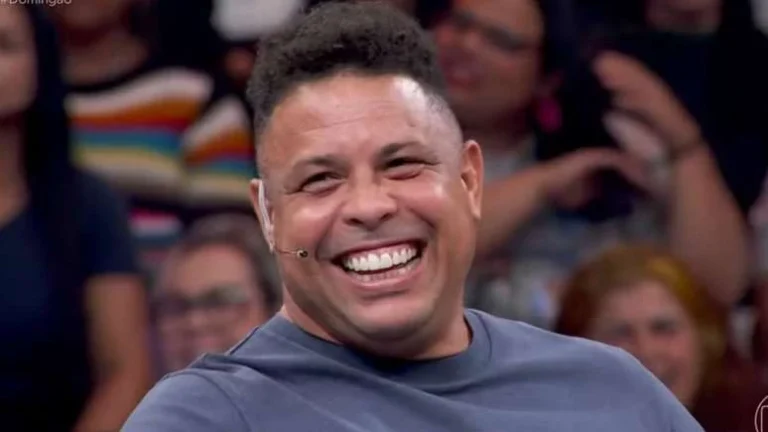 Ronaldo faz confissão envolvendo padre e é chamado de safado no Domingão