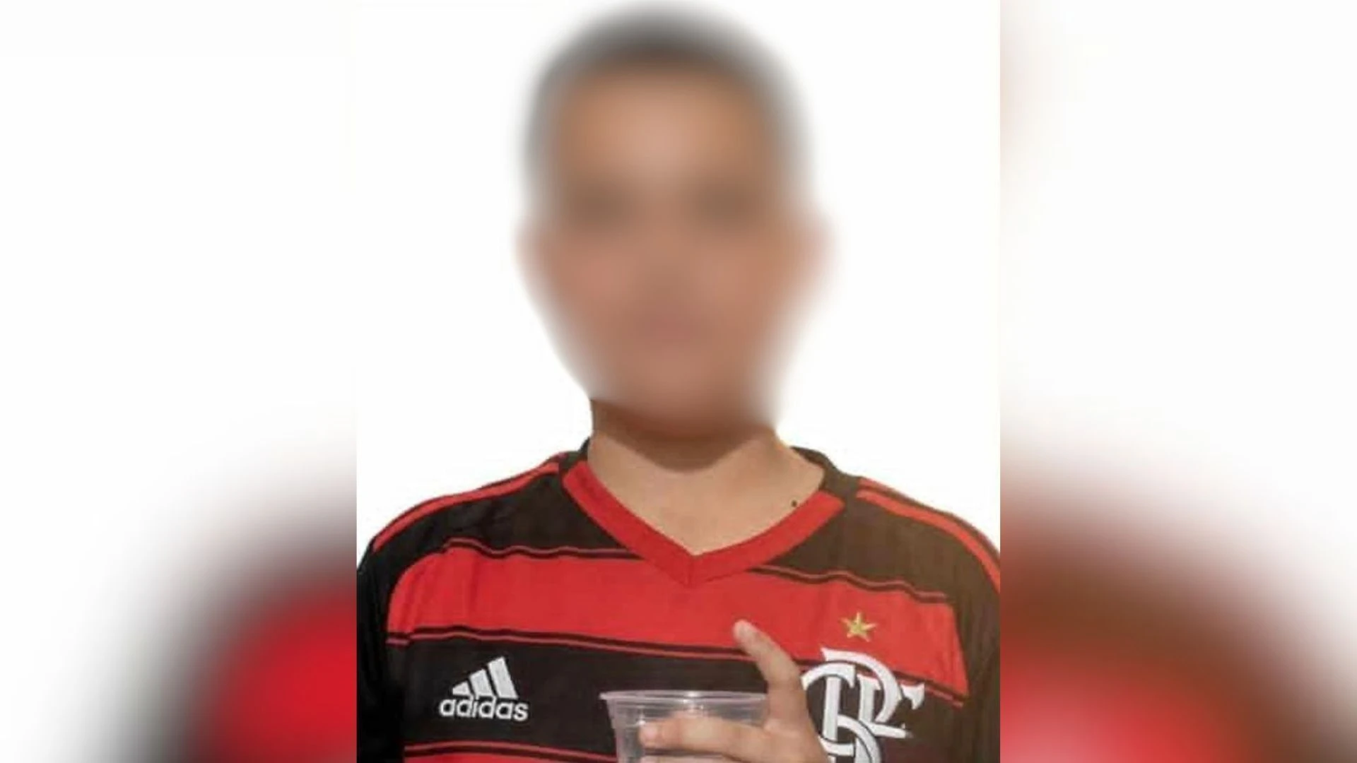 Menino é internado após comer bolo; família fala em envenenamento