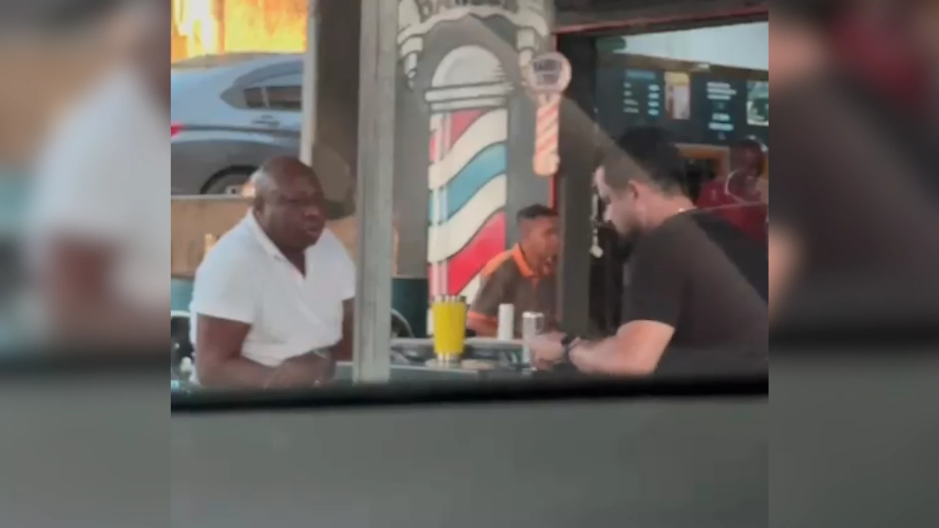 Vídeo mostra encontro entre policial e acusado de plano para matar promotor