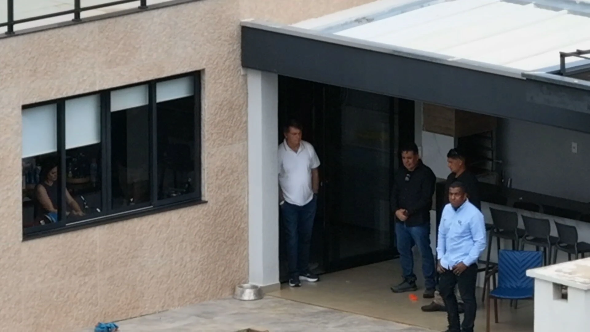 Moraes autoriza entrada de prestador de serviços na casa de Bolsonaro