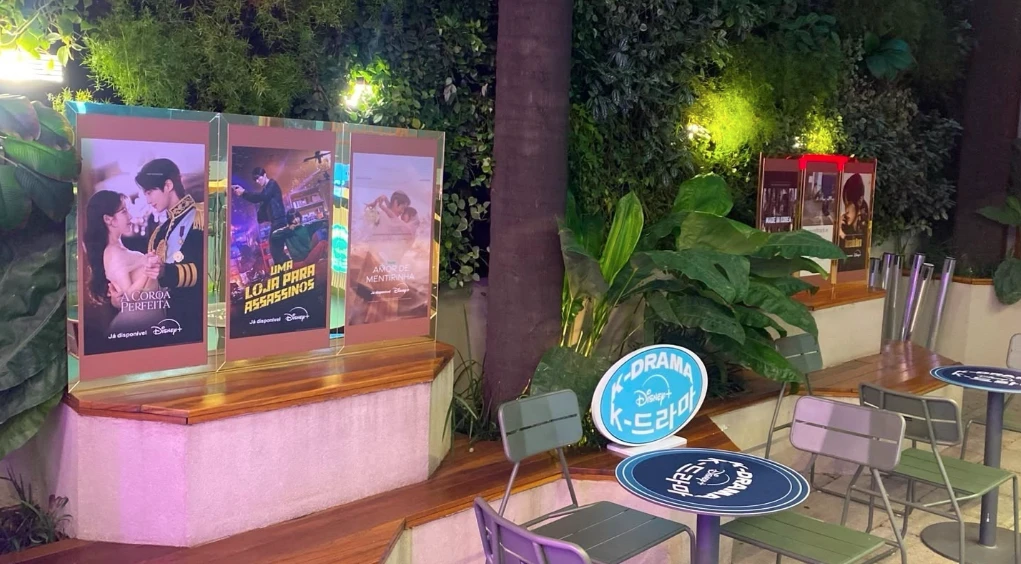 Café é decorado com universo de K-dramas para o Dia dos Namorados em SP