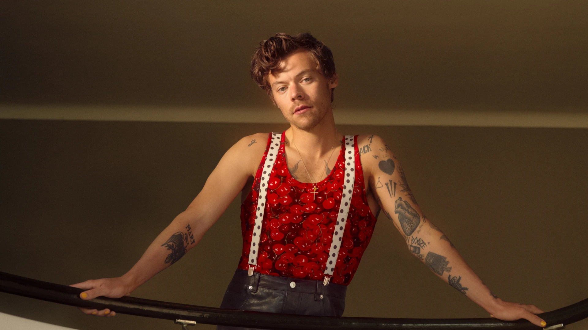 Harry Styles passa mal durante show na Inglaterra; entenda