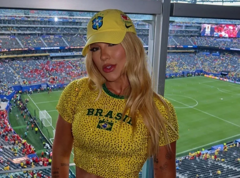 Virginia posa com milionário em Nova York; veja
