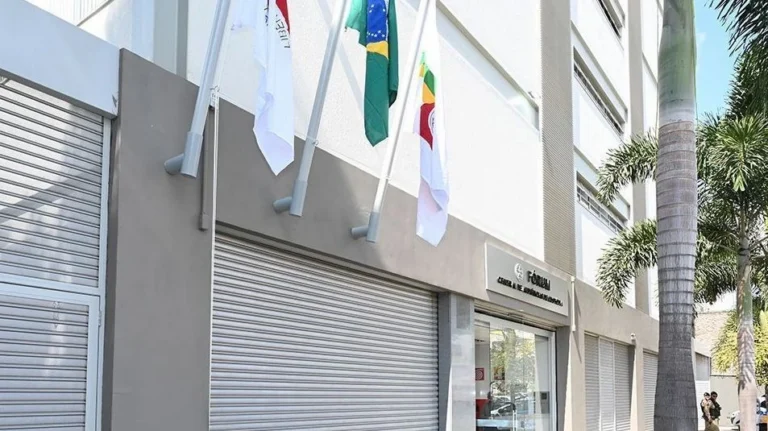 Justiça condena mulher trans a 15 anos de prisão por matar drag queen em MG
