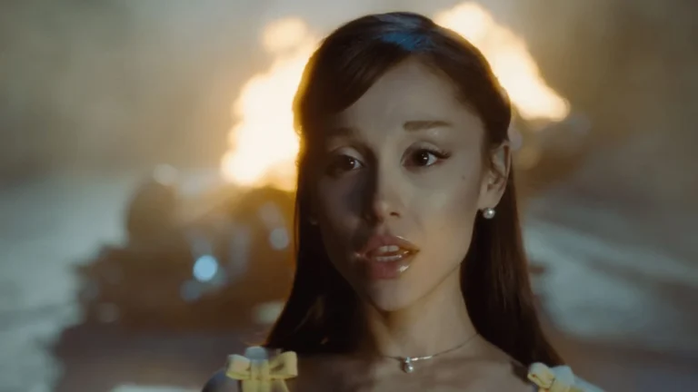 Ariana Grande bate recorde com estreia de novo single em parada dos EUA